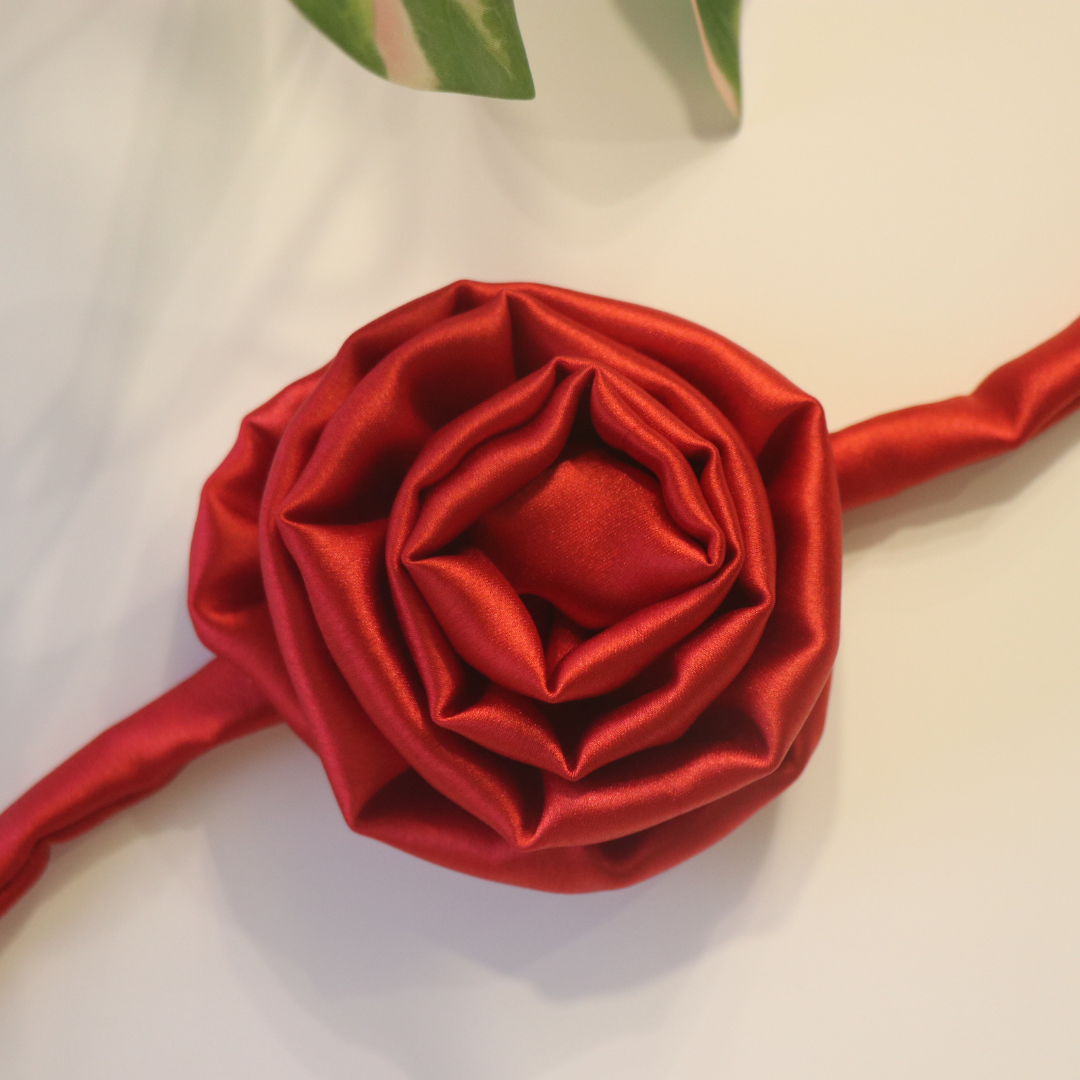 Red Rose Choker