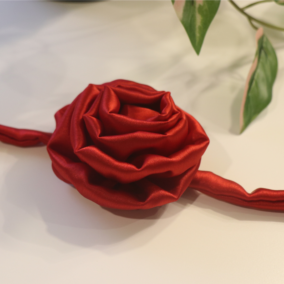 Red Rose Choker