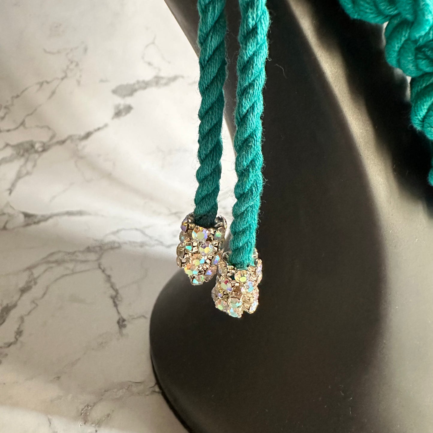 rhinestones macrame necklace